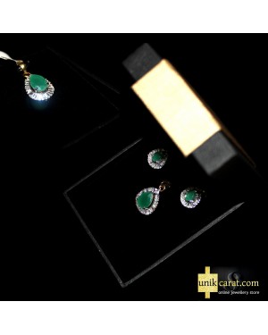 Elegant Emerald Pendant Set